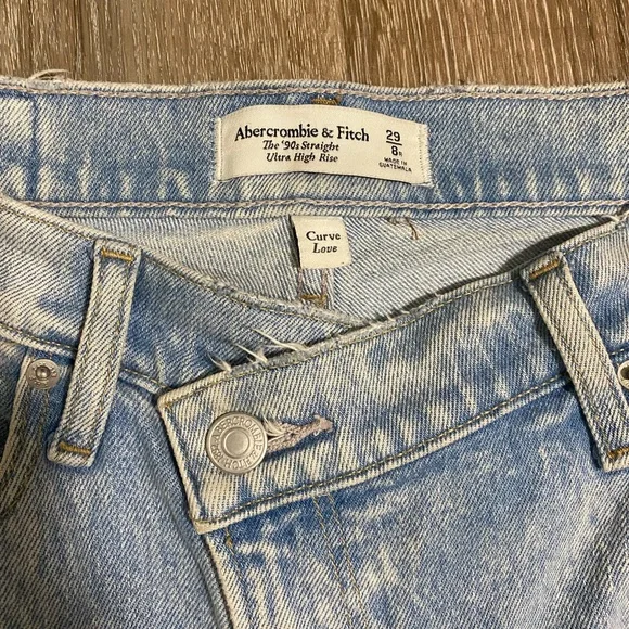 Abercrombie & Fitch high rise 90’s straight crossover light wash - Picture 5 of 8